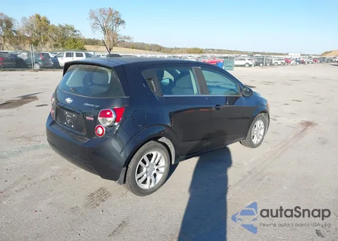 2015 Chevrolet Sonic Lt Auto z USA, uszkodzony, nr VIN 1G1JC6SB6F4165395